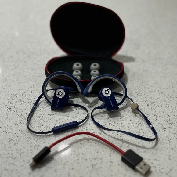 Beats Powerbeats2 Wireless Bluetooth Headphones - Picture 1 of 5